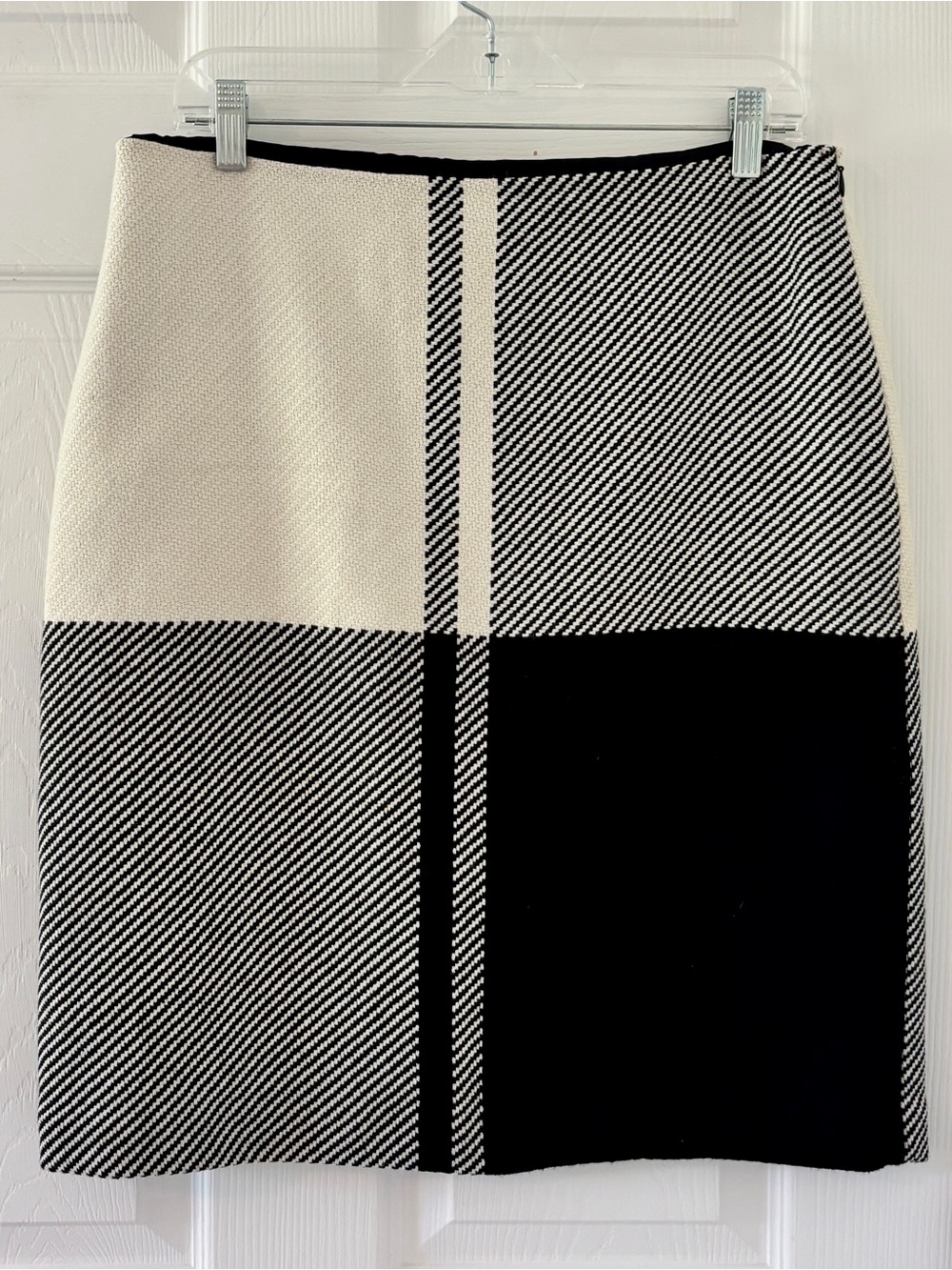 NWT Wool Blend Black and Cream Plaid Pencil Skirt - size 10